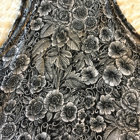 𝗧𝗿𝗼𝗽𝗶𝗰𝗮𝗹 𝗙𝗹𝗼𝘄𝘆 𝗧𝗮𝗻𝗸 𝗧𝗼𝗽 - Picture 4 of 7